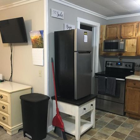 Just Like Being At Home- Newly Renovated Unit North Troy Luaran gambar