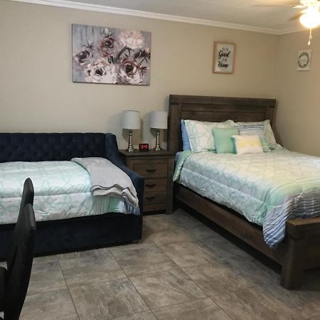 Just Like Being At Home- Newly Renovated Unit North Troy Luaran gambar