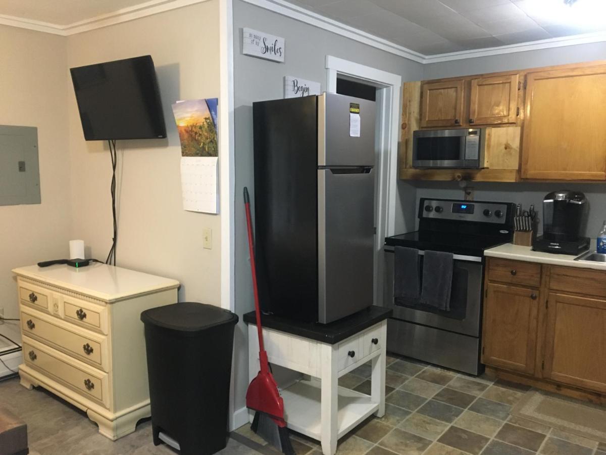 Just Like Being At Home- Newly Renovated Unit North Troy Luaran gambar