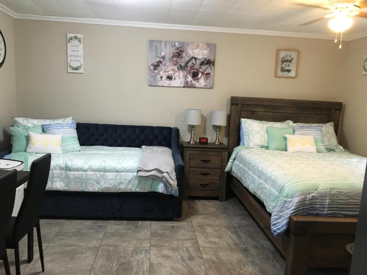 Just Like Being At Home- Newly Renovated Unit North Troy Luaran gambar