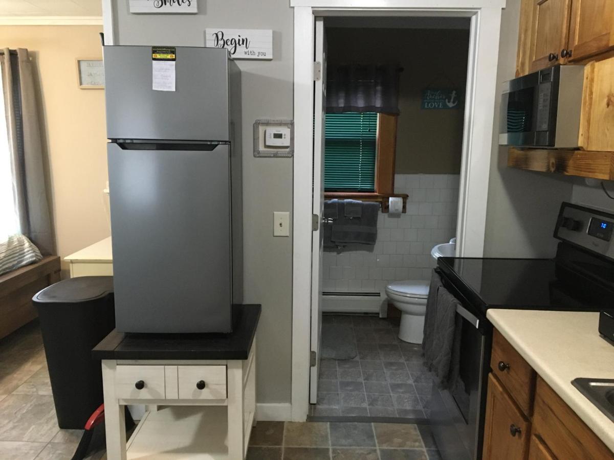 Just Like Being At Home- Newly Renovated Unit North Troy Luaran gambar