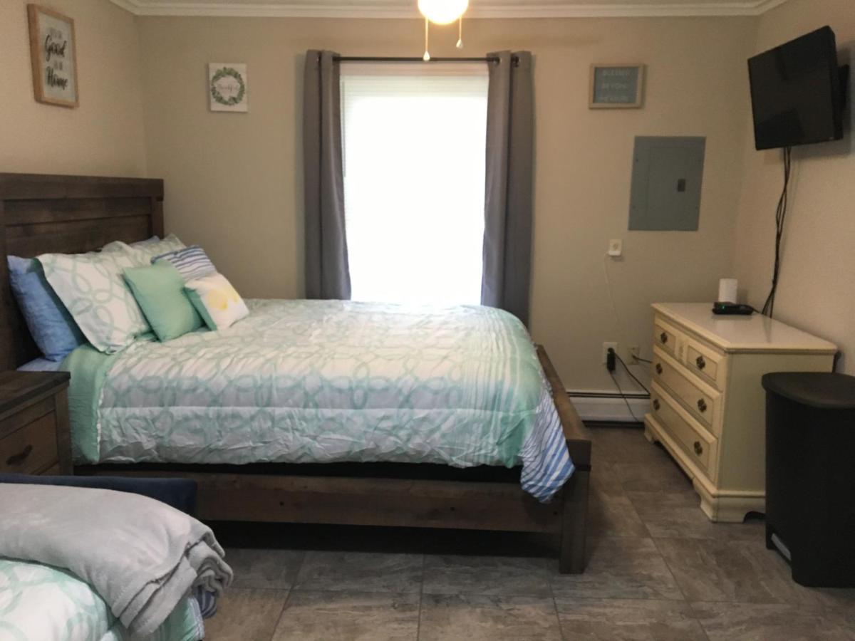 Just Like Being At Home- Newly Renovated Unit North Troy Luaran gambar