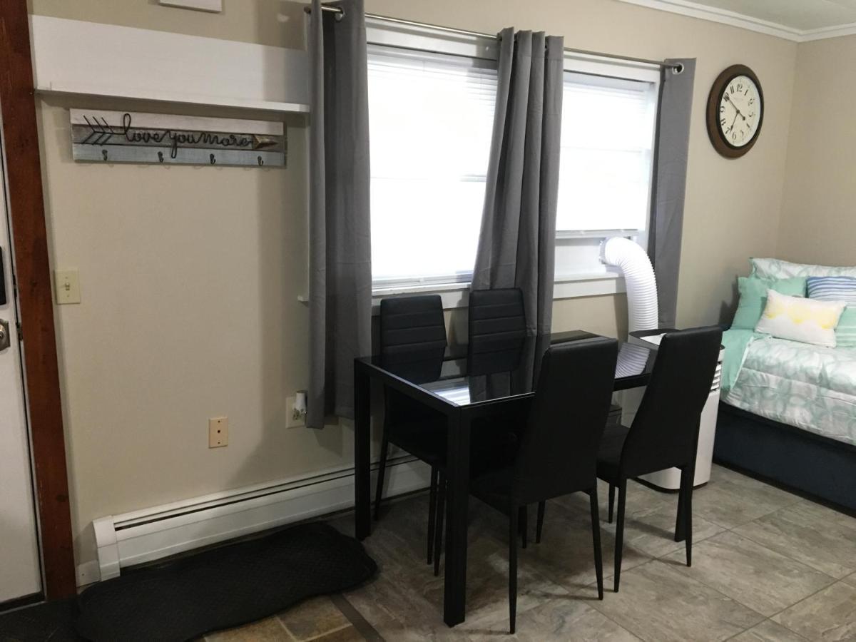 Just Like Being At Home- Newly Renovated Unit North Troy Luaran gambar
