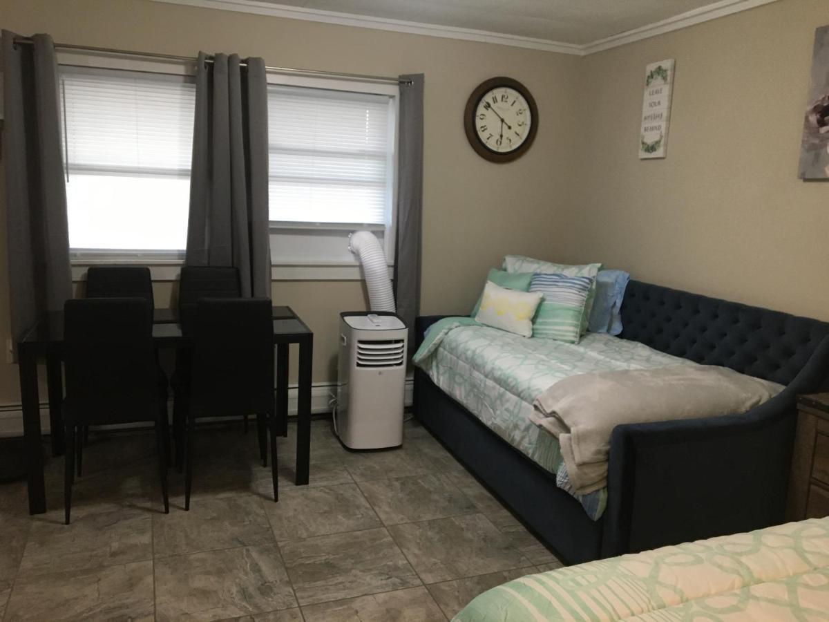Just Like Being At Home- Newly Renovated Unit North Troy Luaran gambar