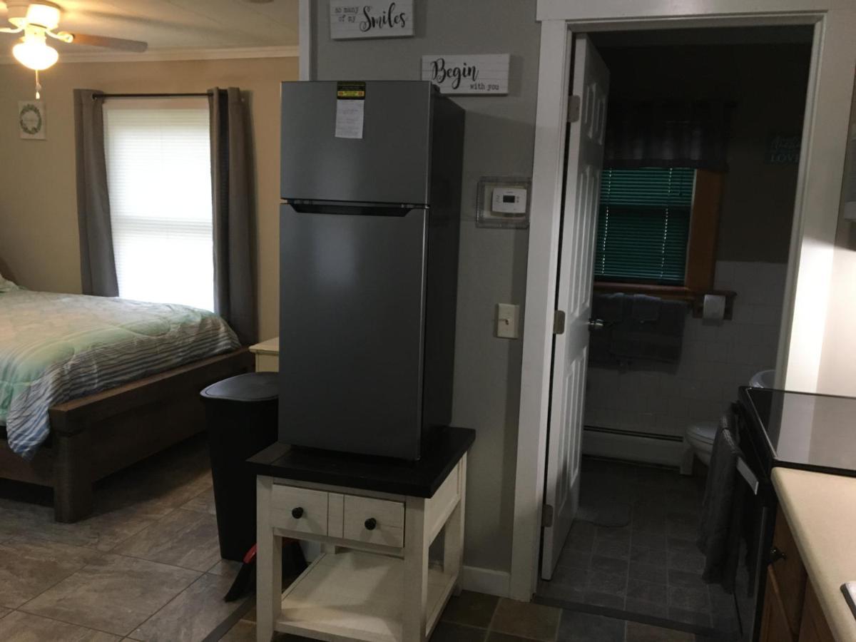 Just Like Being At Home- Newly Renovated Unit North Troy Luaran gambar