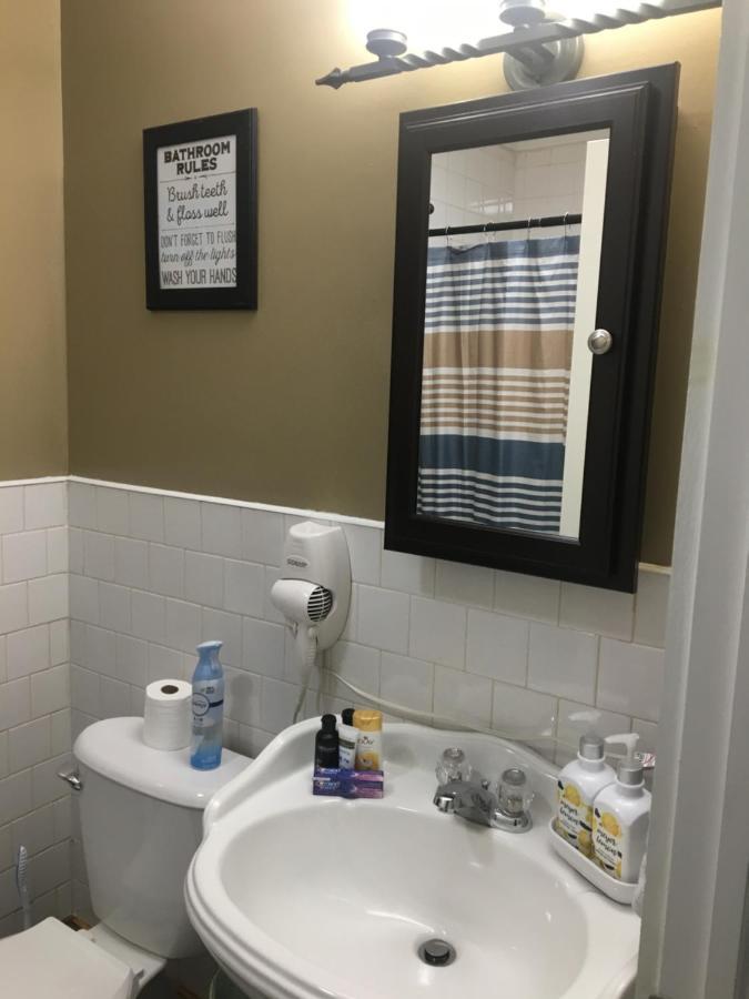 Just Like Being At Home- Newly Renovated Unit North Troy Luaran gambar