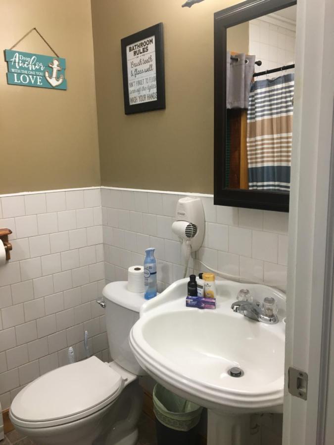 Just Like Being At Home- Newly Renovated Unit North Troy Luaran gambar