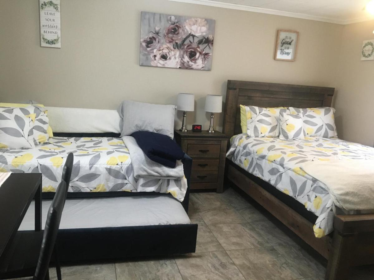 Just Like Being At Home- Newly Renovated Unit North Troy Luaran gambar